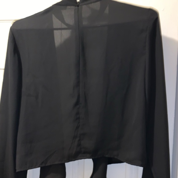 🚨HOSTPICK 🛍️Black Fashion Nova top open back tie around no collar zip up top🎁 - Picture 2 of 16